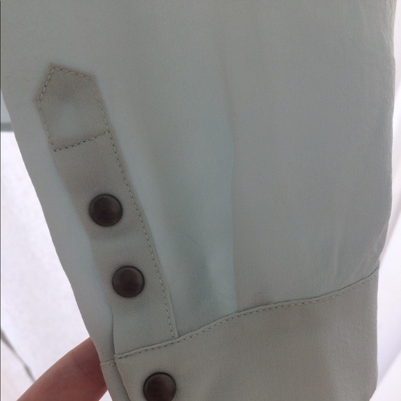 Nice Beautiful light blue blouse! - Picture 4 of 8